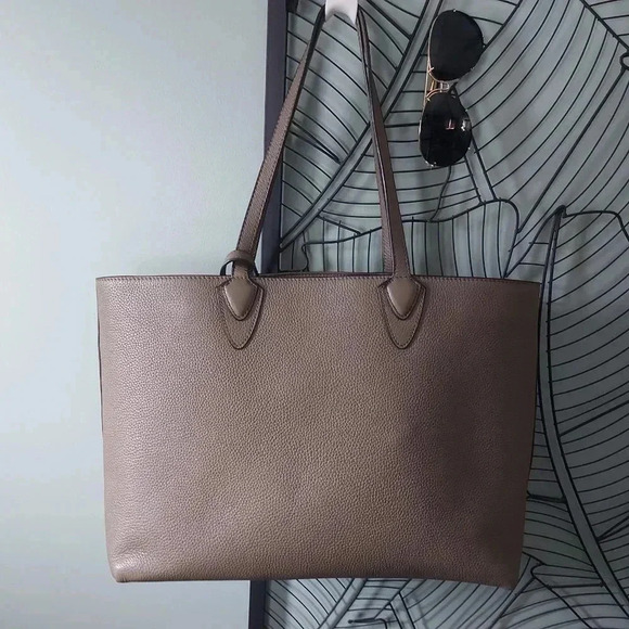 CN | Greige Open Leather Tote + Wristlet - NWOT - Picture 2 of 11